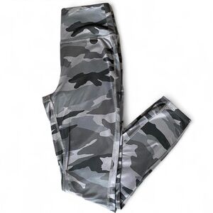 Splendid Camo Print Athletic Leggings Size M